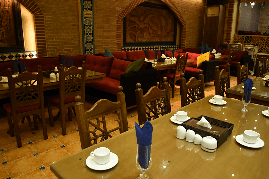 D/رستوران شیک در تهران